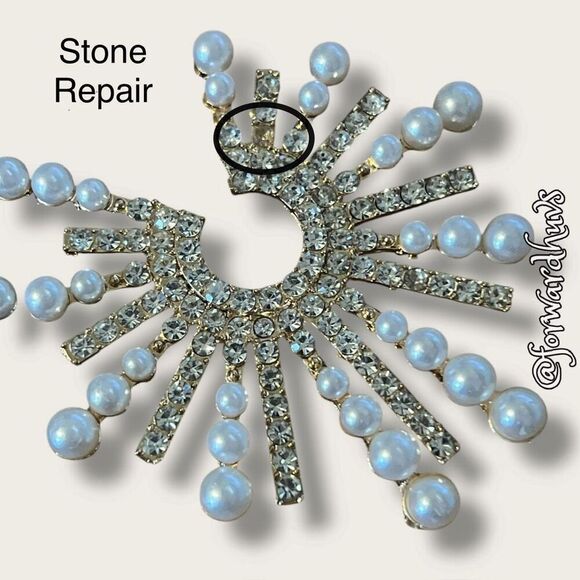 Rhinestone & Faux Pearl Snowflake Pierced Earrings – Old Hollywood Glamour - Picture 5 of 8